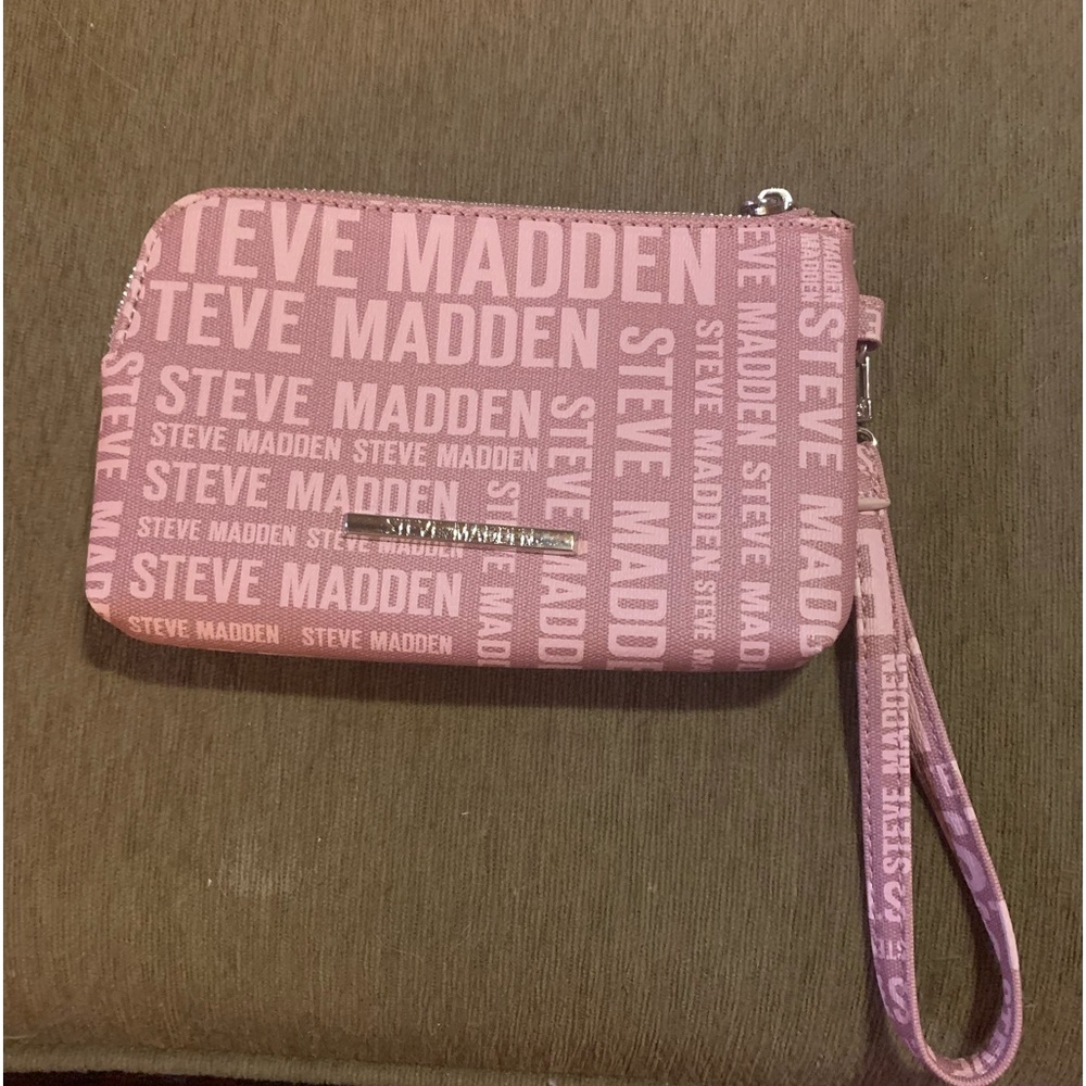 Steve Madden Wristlet